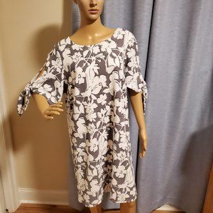 Ladies size 16 dress NWT